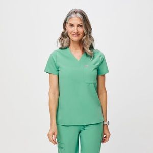 FIGS Catarina One-Pocket Scrub Top